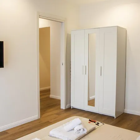 Privato Parcheggio Gratuito * Catane